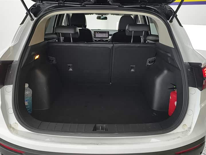 Фото 4 - Geely Coolray