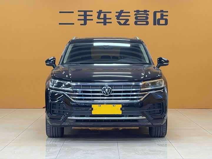 Фото 2 - Volkswagen Touareg