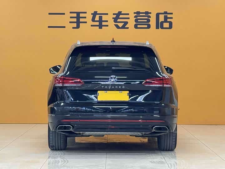 Фото 4 - Volkswagen Touareg