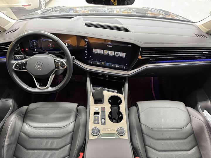 Фото 5 - Volkswagen Touareg