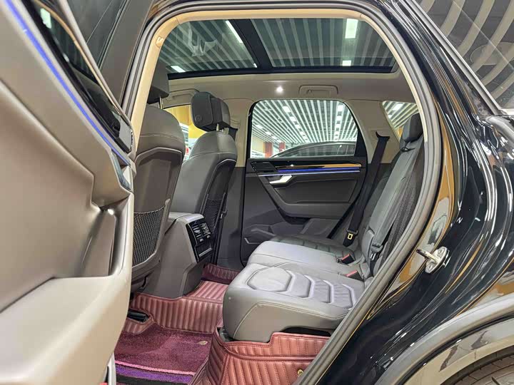 Фото 8 - Volkswagen Touareg