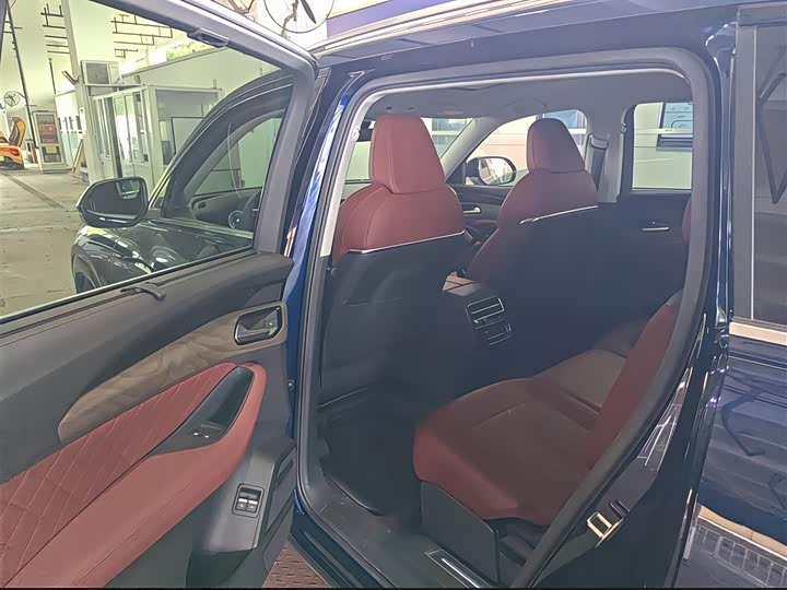 Фото 7 - Audi Q6