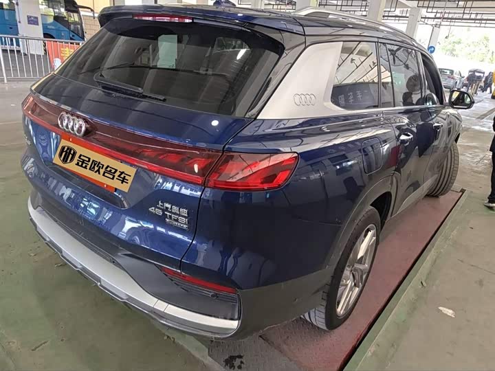 Фото 8 - Audi Q6