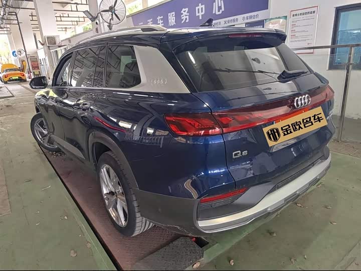 Фото 9 - Audi Q6