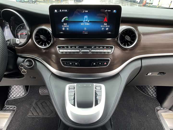 Фото 8 - Mercedes-Benz V-Class