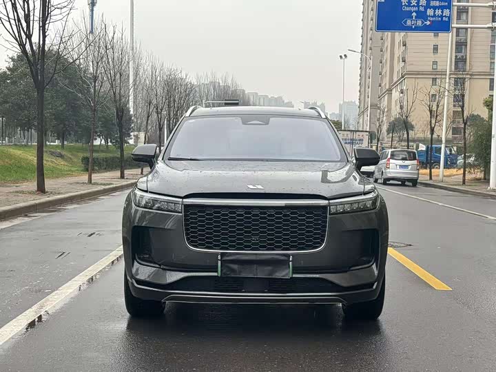 Фото 2 - LiXiang One