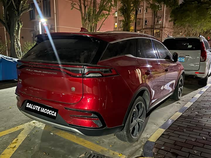 Фото 3 - BYD Tang Hybrid/EV