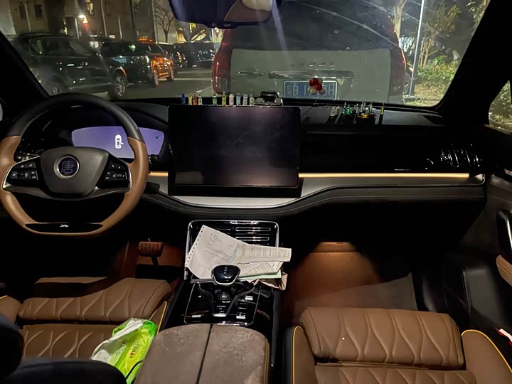 Фото 8 - BYD Tang Hybrid/EV