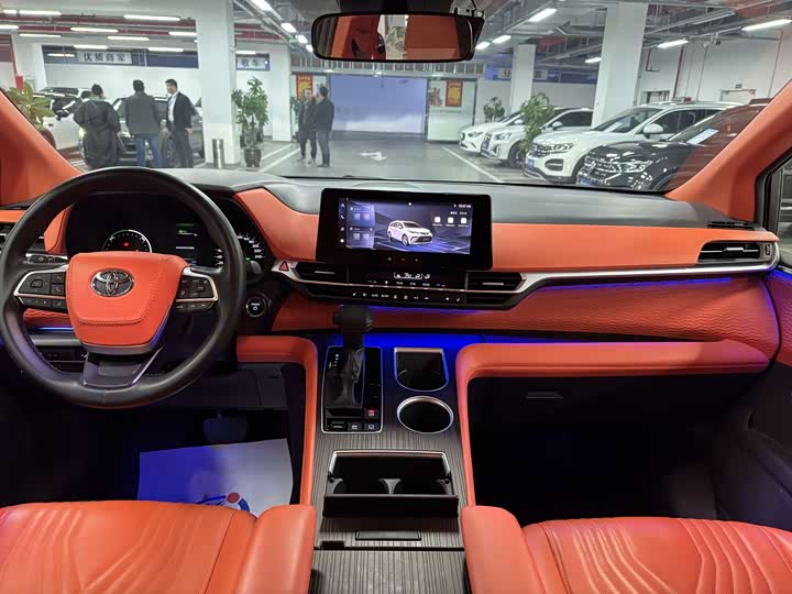 Фото 9 - Toyota Granvia