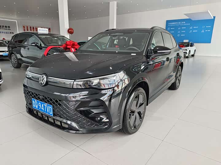 Фото 1 - Volkswagen Tiguan L Pro