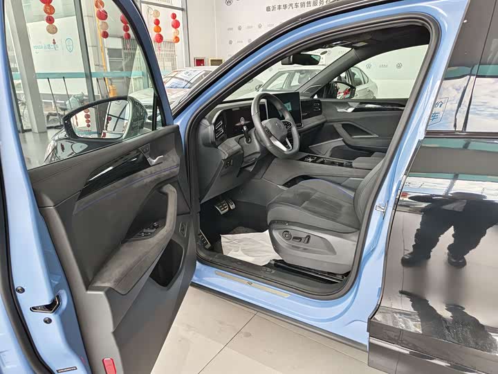 Фото 5 - Volkswagen Tiguan L Pro