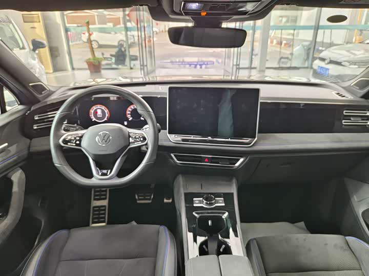 Фото 6 - Volkswagen Tiguan L Pro