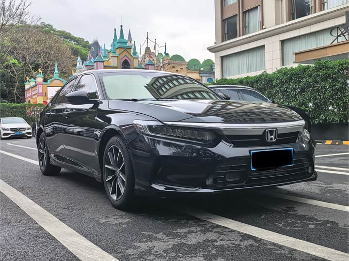 Photo 3 - Honda Inspire