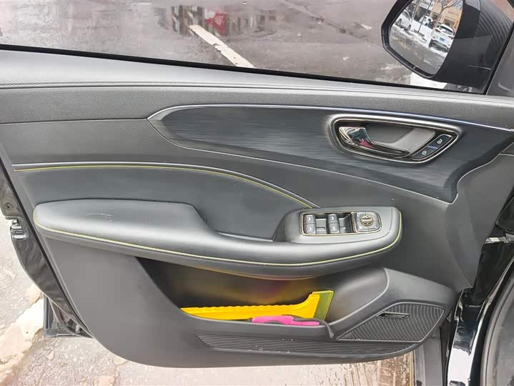 Фото 7 - Roewe RX5