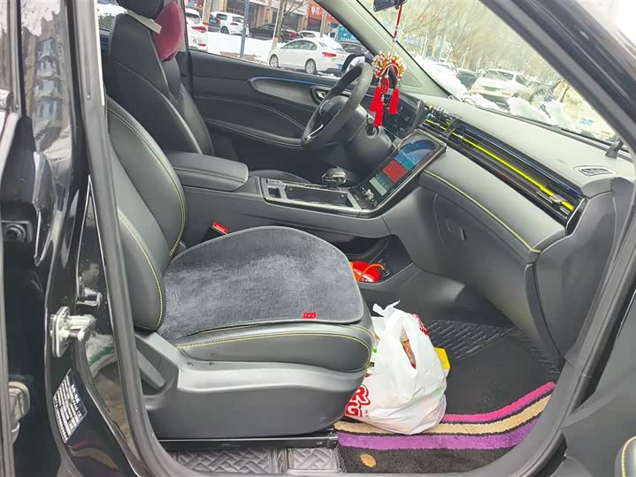 Фото 8 - Roewe RX5