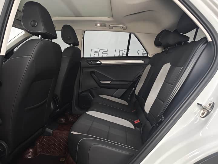 Фото 9 - Volkswagen T-Roc