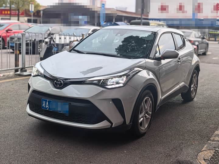 Фото 1 - Toyota C-HR