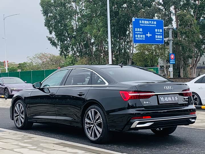 Фото 3 - Audi A6L