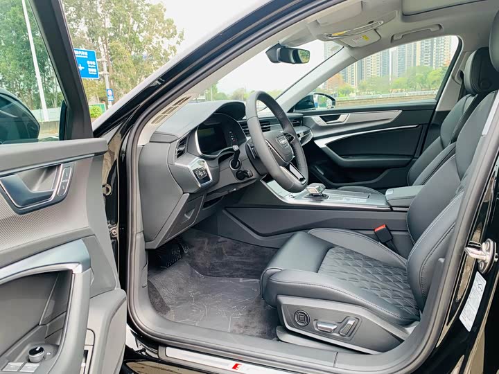 Фото 8 - Audi A6L