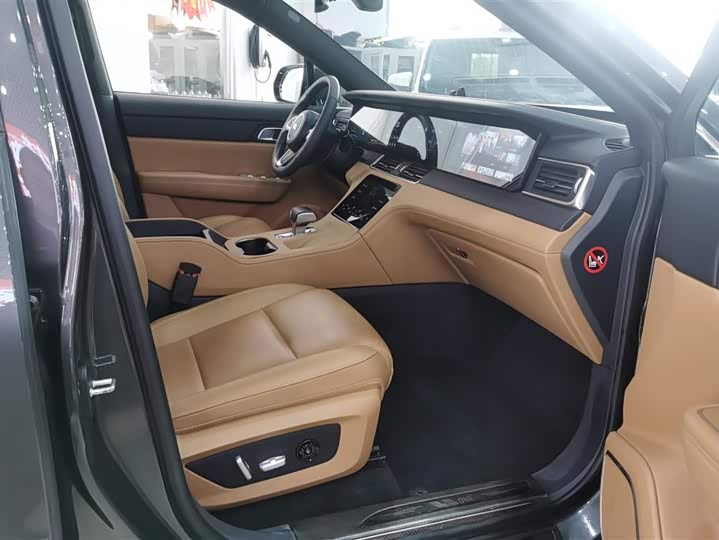 Фото 8 - LiXiang One