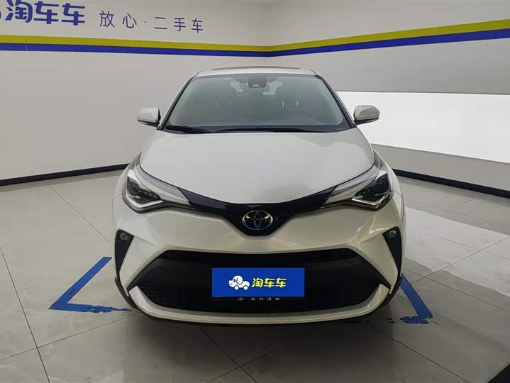 Фото 2 - Toyota C-HR