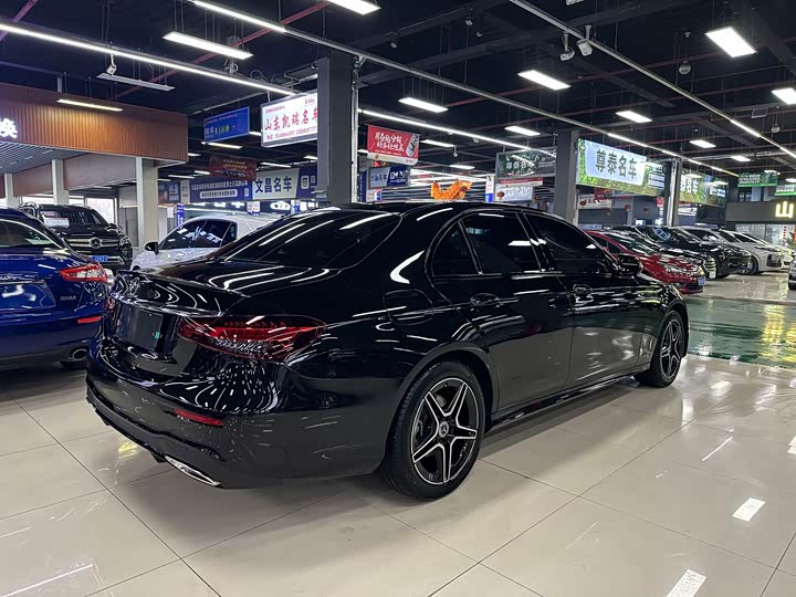 Фото 6 - Mercedes-Benz E-Class