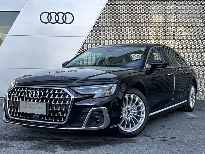 Фото 1 - Audi A8