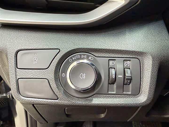 Фото 9 - Chevrolet Orlando