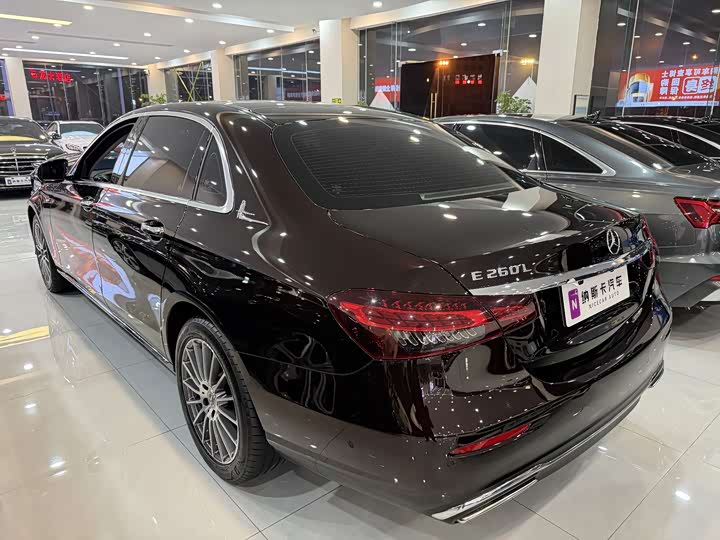 Photo 5 - Mercedes-Benz E-Class