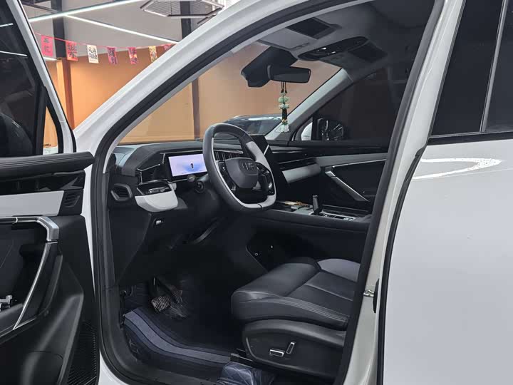 Photo 8 - Geely Atlas L