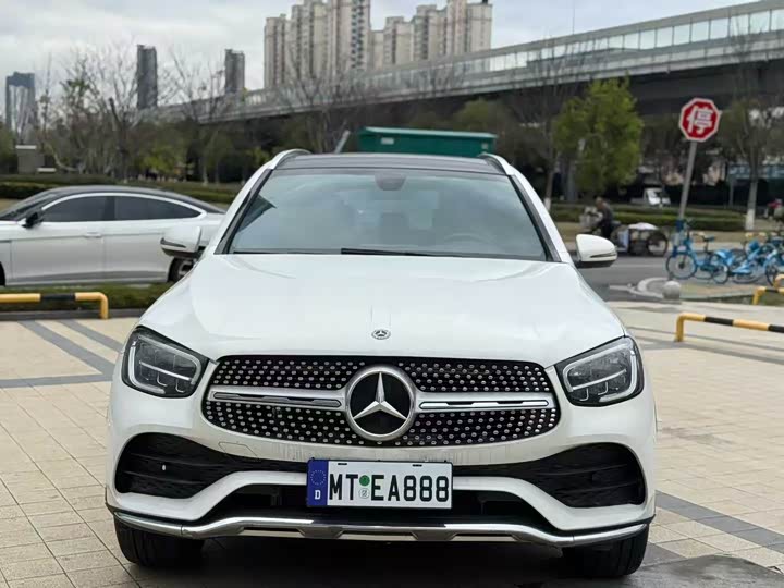 Photo 2 - Mercedes-Benz GLC-Class