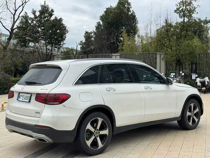 Photo 8 - Mercedes-Benz GLC-Class