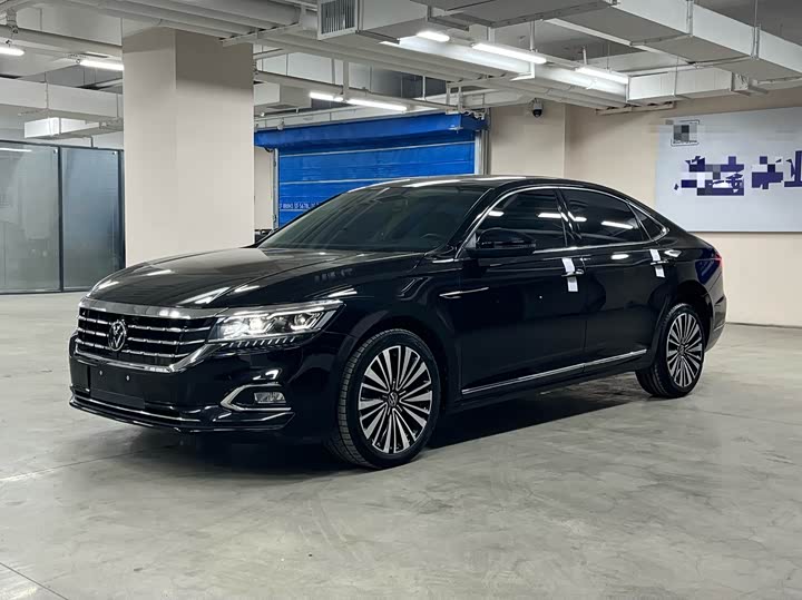 Фото 1 - Volkswagen Passat