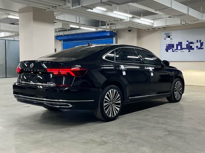 Фото 9 - Volkswagen Passat