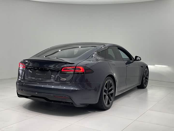 Фото 4 - Tesla Model S