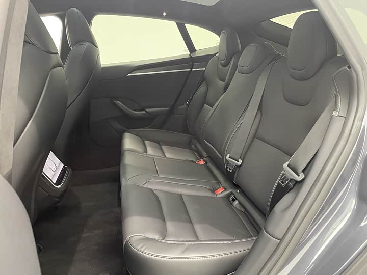 Фото 8 - Tesla Model S