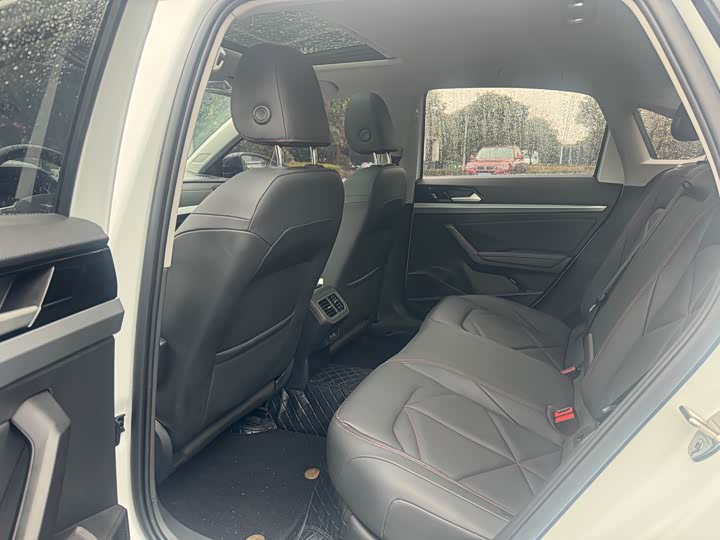 Фото 8 - Volkswagen Lavida