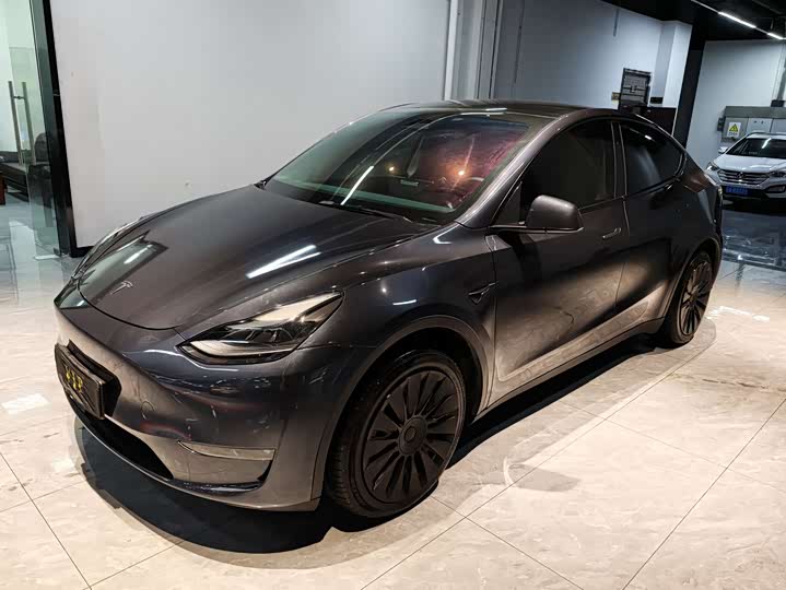 Фото 1 - Tesla Model Y