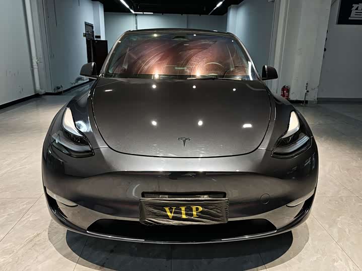 Фото 2 - Tesla Model Y