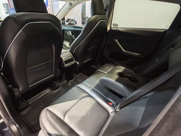 Фото 4 - Tesla Model Y