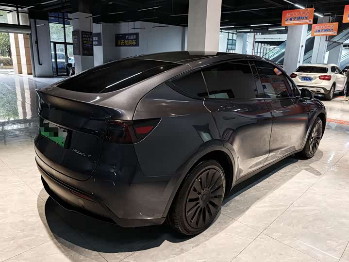 Фото 9 - Tesla Model Y