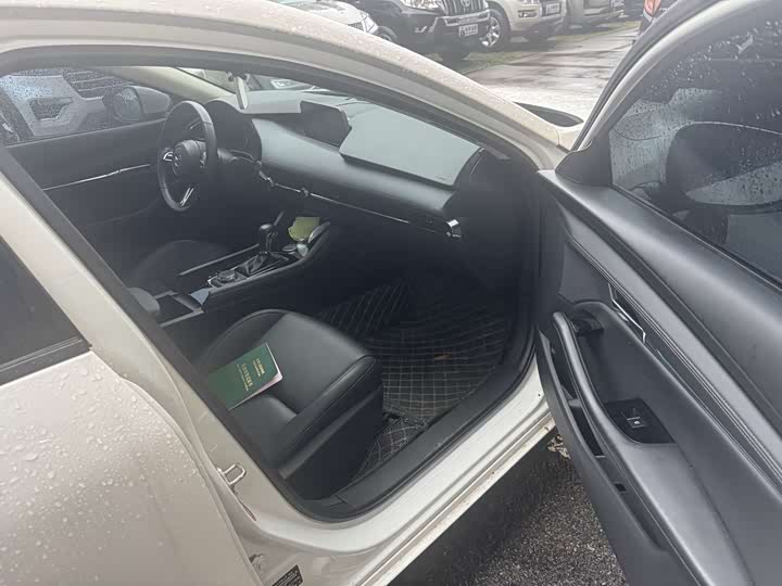 Photo 8 - Mazda 3 (Axela)