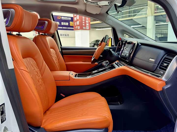 Photo 6 - GAC Trumpchi M8