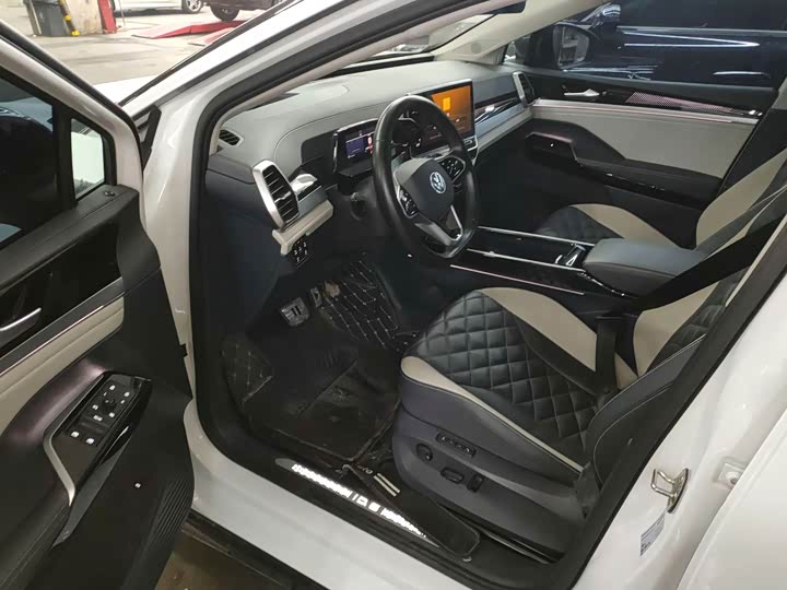 Фото 2 - Volkswagen ID.6 Crozz