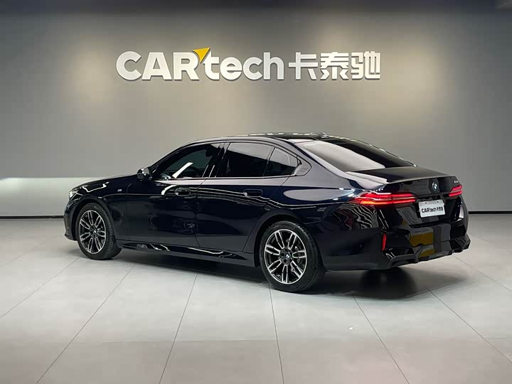 Фото 6 - BMW 5 Series