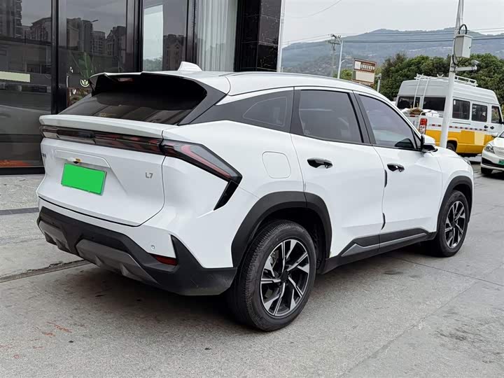 Фото 7 - Geely Galaxy L7