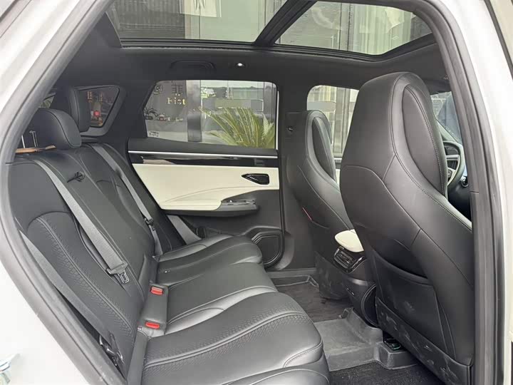 Фото 8 - Geely Galaxy L7