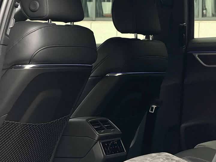 Фото 2 - Audi A6L