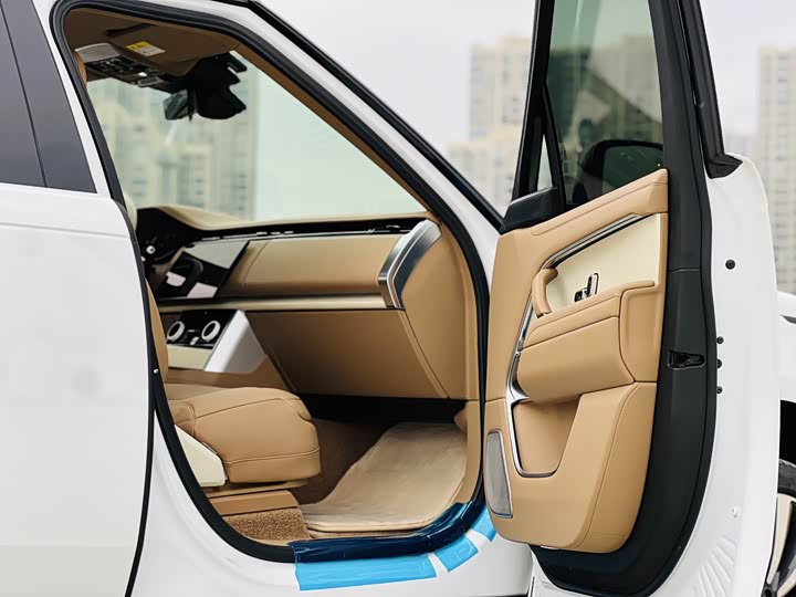 Photo 7 - Land Rover Range Rover