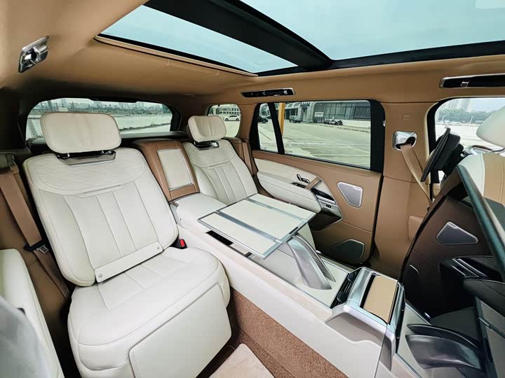 Photo 9 - Land Rover Range Rover